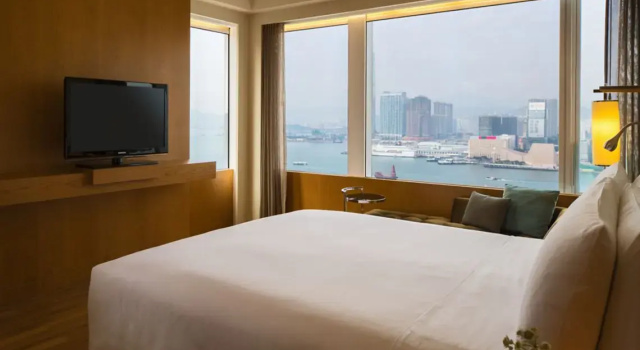 1 Bedroom Executive Lounge Access Double Suite with Victoria Harbour View Renaissance Harbour View Hotel Hong Kong