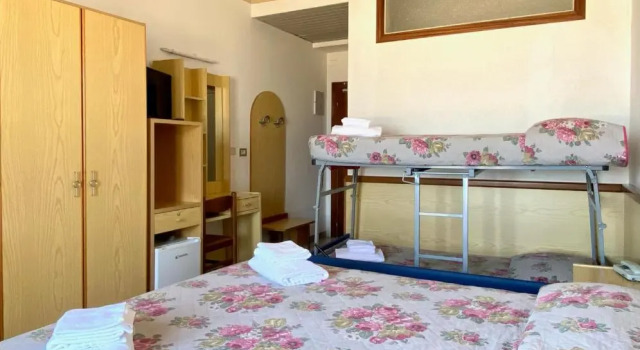 Четырёхместный номер Standard с видом на море Hotel Columbia Frontemare