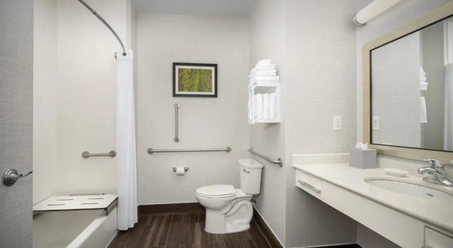 Люкс Hampton Inn & Suites Portland/Hillsboro-Evergreen Park