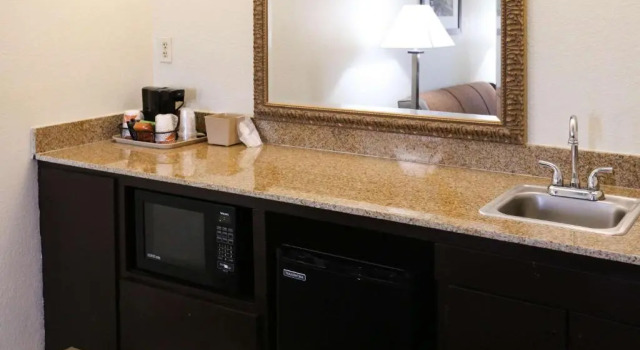 Люкс Greenville Pelham Inn by IHG
