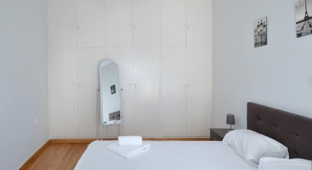 Spacious minimal apartment at Chalandri