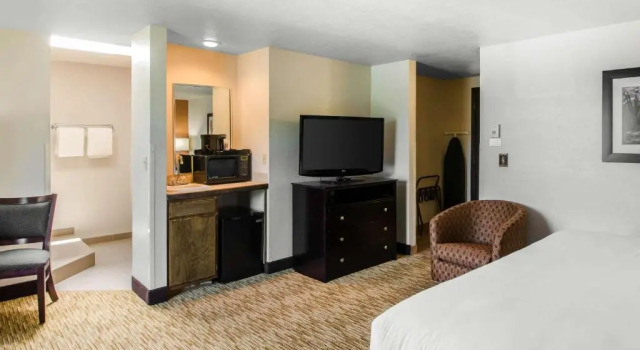 Люкс Comfort Inn & Suites Ashland