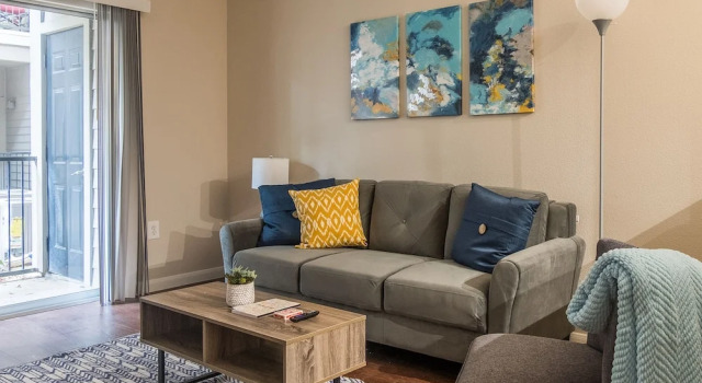 Comfy Downtown Apartments by Frontdesk, Забронировать Апартаменты/квартира Цинциннати штат Огайо, рядом с TQL Stadium
