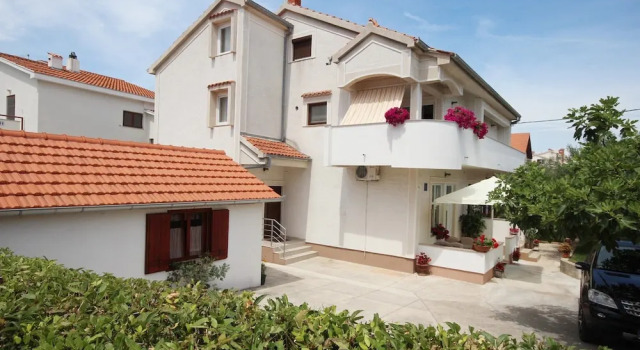 Cosy Apartment 5min to Beach Mirela Borik, Забронировать Апартаменты/квартира Апартаменты Задар, рядом с Пляж Мали Милни, Апартаменты/квартира