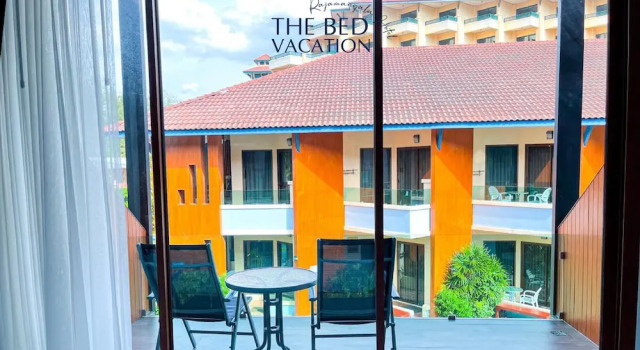 Двухместный номер Deluxe с балконом The Bed Vacation Rajamangala Hotel
