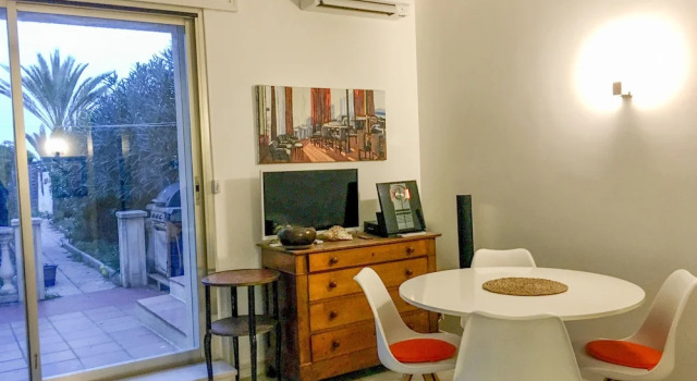 Authentic and beautiful one bedroom apartment with sea views