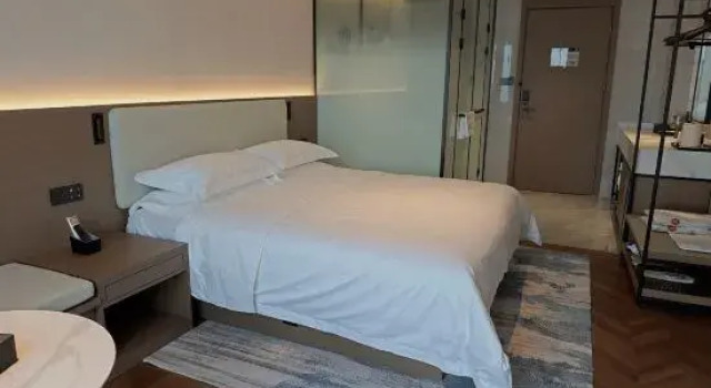 Sakura Light Luxury Hotel (Luohe Xintiandi Pedestrian Street), Book Hotel Luohe Henan