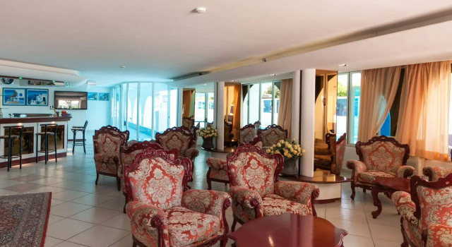 Mayflower Beach Hotel, Забронировать Отель Отели Морского Милана с бассейном, Бассейн
