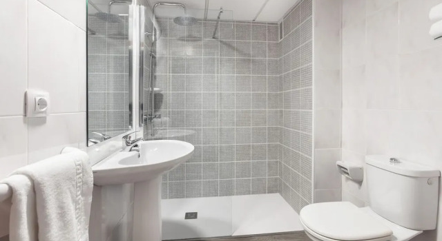 Трёхместный номер Standard с балконом My City Hotel