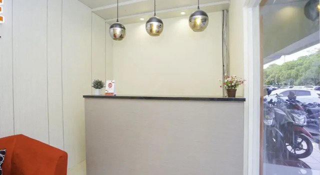 OYO 1091 Ace Business Hotel Galaxy Syariah, Book Hotel Hoteller i Keputih med parkering, Parkering