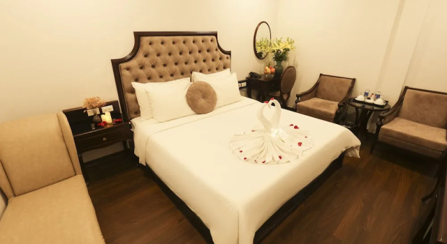 Royal Văn Phú Hotel