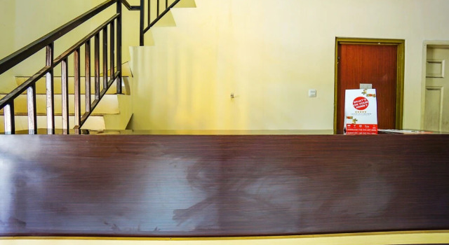 Carrot House by OYO Rooms, Prenota Hotel Manado 