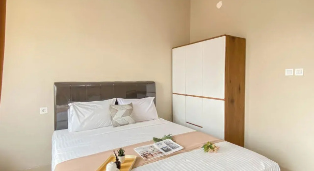 Студия Standard Neutral Minimalist Studio Apartment At Lrt City Sentul - Royal Sentul Park