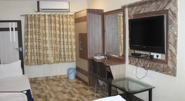 Hotel Mukesh residency