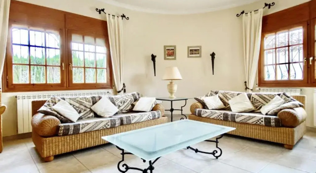 Villa Leonore stunning 2bedroom villa with air-conditioning & private swimming pool, Забронировать Вилла Ла-Амеллья-де-Мар El Baix Ebre