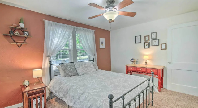 Historic Branson Cottage: 7 Mi to Table Rock Lake!