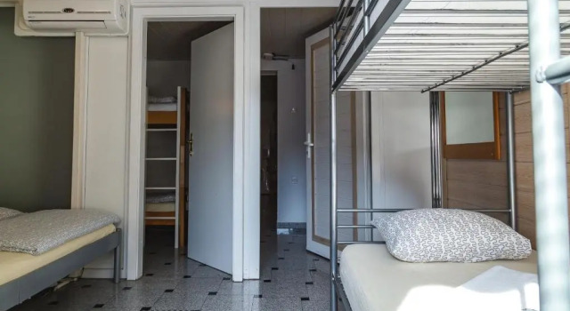 Кровать в общем номере (женский номер) Hostel 24