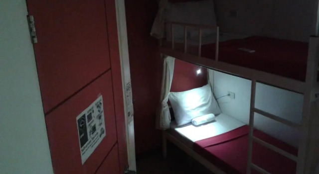 Кровать в общем номере (женский номер) Crossroads Hostel Manila