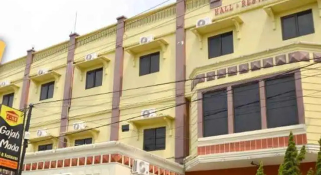 Gajah Mada Hotel Hall & Restaurant, Varaa Hotelli Hotellit ja majoitukset kohteessa Ponorogo, Hotelli