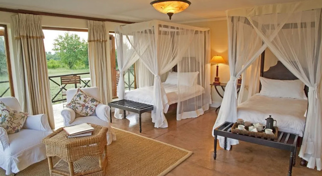 Sanctuary Chichele Presidential Lodge, Book Hotel South Luangwa National Park 