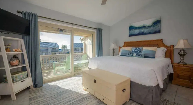 Коттедж Seaside Cottage With Water Views!
