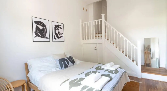 Spacious 2 bedroom sea view flat. Sleeps 6, Book Hotel Margate Kent, nær Walpole Bay