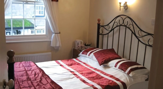 The Old Malt House, Book Hotel Looe Cornwall, near Samphire Beach