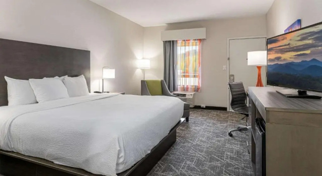 Номер Standard Quality Inn Asheville Downtown Tunnel Rd