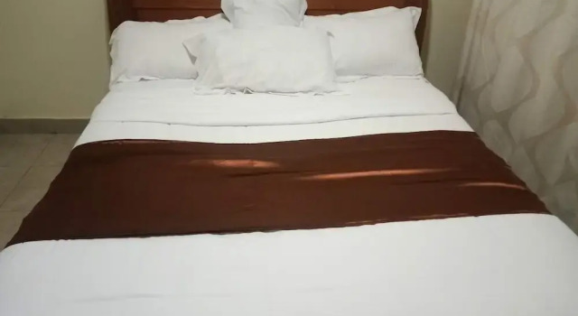 Becca Hotel Meru