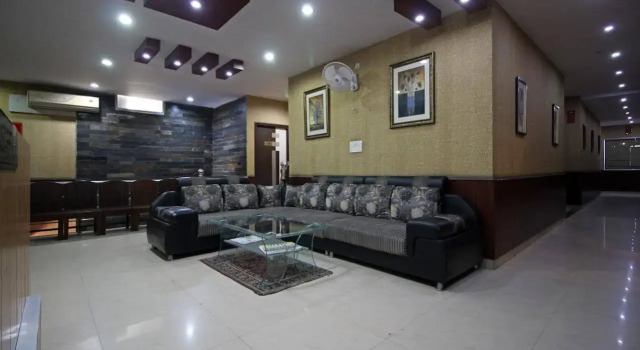 OYO 2206 Hotel Rajawat Manor