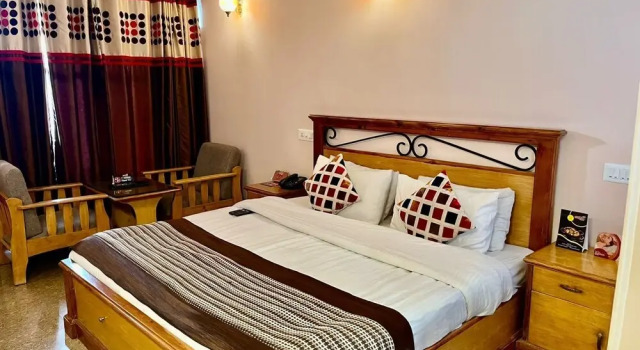 Двухместный номер Deluxe с видом на горы Hotel Asian Plaza Mcleodganj