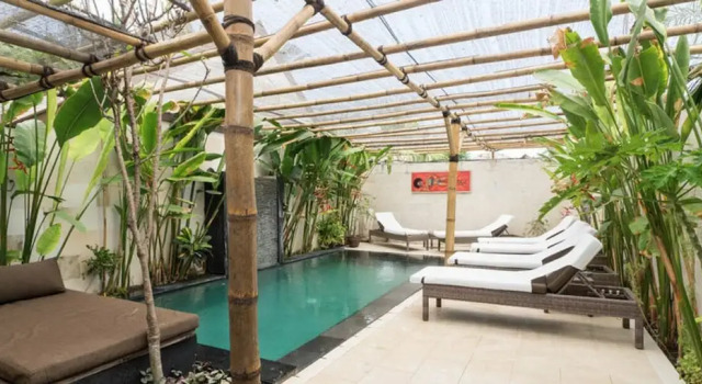 Scallywags Joglo Villa, Book Villa Gili Air 
