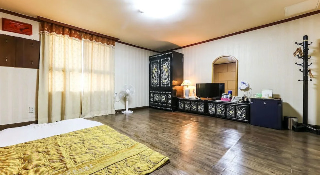 Номер Deluxe Kyungha Spa Hotel