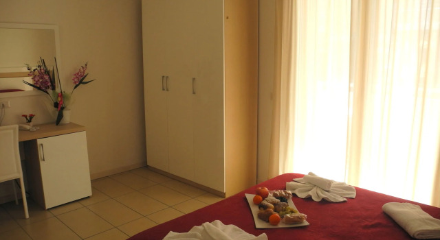 Hotel Tritone, Забронировать Отель СПА-отели Риччоне, SPA-услуги
