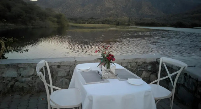 Shivika Lake Hotel Ranakpur, Забронировать Отель Отели штата Раджастхана с парковкой, Парковка
