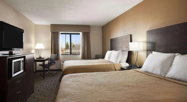 Четырёхместный номер Standard Days Inn by Wyndham Columbia Mall