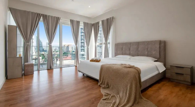 Четырёхместный люкс Luxury с 3 комнатами с балконом и с видом на город KLCC Quill Residences by Avery #Located in the City Center #10 mins walk to Twin Towers #Infinity pool#中英文房东
