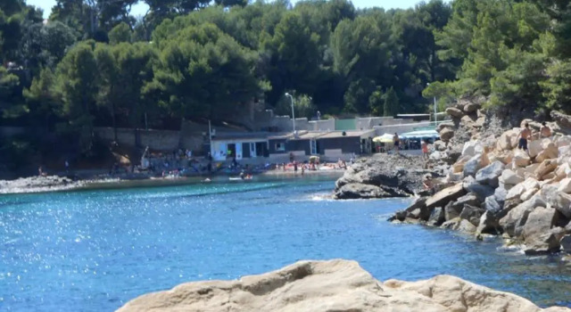Апартаменты Particulier loue T3 en rez de jardin à 30 mètres de la plage avec un double box