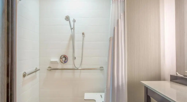Одноместный люкс Holiday Inn Express & Suites Shawnee-Kansas City West by IHG