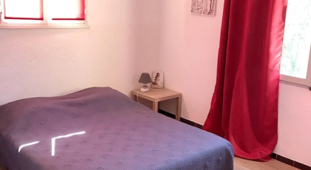 House With 4 Bedrooms in Lecci, With Wonderful Mountain View, Enclosed Garden and Wifi - 2 km From the Beach, Забронировать Отель Отели в центре Леччи, в центре