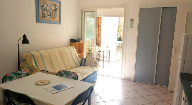AS16106 - Studio centre ville avec parking privé, Rezerwuj Apartament Hotele w Camargue z parkingiem, Parking