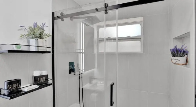 Апартаменты Modern Hallandale Apt w/ Backyard Near Beach