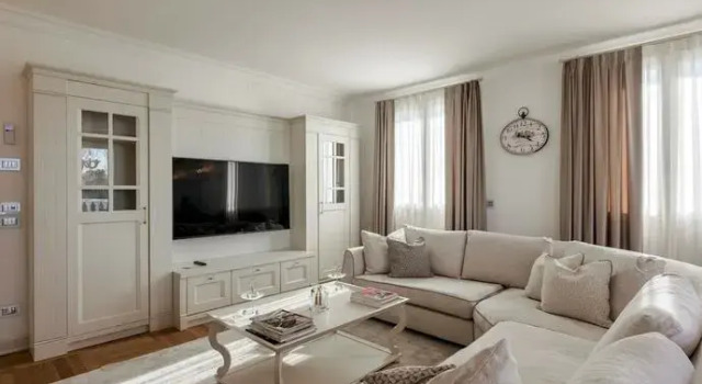 Luxury Lakefront Onassis 1 by Apt24, Забронировать Отель Сирмионе озеро Гарда