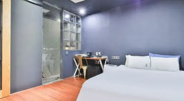 Номер Standard Elephant Shower Hotel