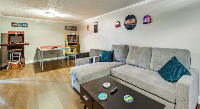 Коттедж Lake Days & Fireside Nights! Updated Burnside Home