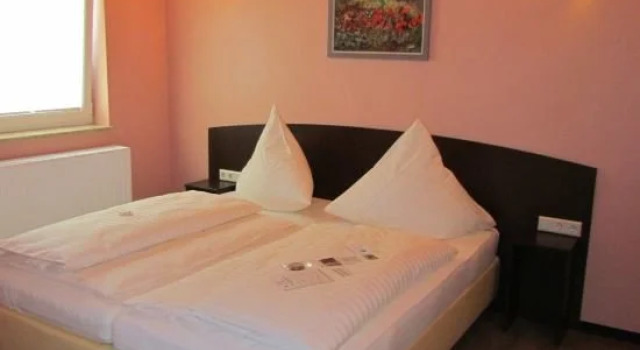 Unter den Linden, Rezervovat Hotel Bischofswerda Upper Lusatia