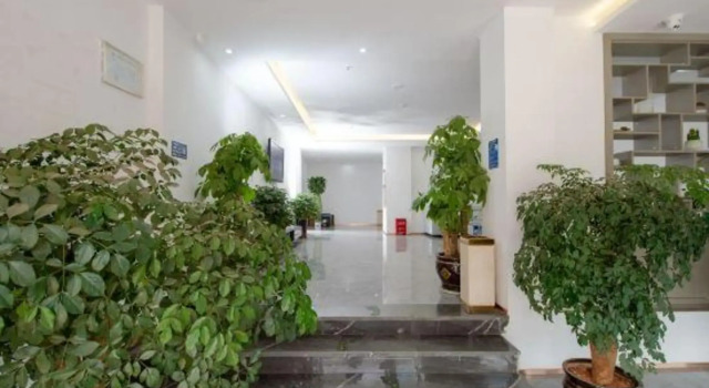 Kunming Haolong Business Hotel, Rezerwuj Hotel Hotele w Kunming z parkingiem, Parking