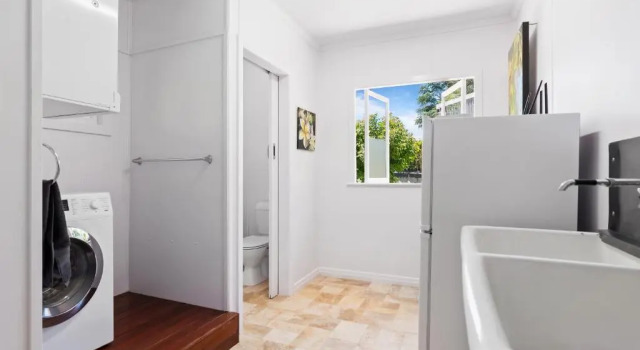 Коттедж с 3 комнатами Artists Cottage - Cosy Home in Quiet Leafy Street