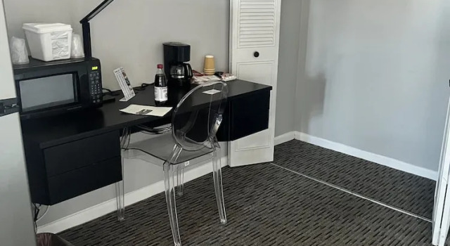 Suite Satellite Hotel