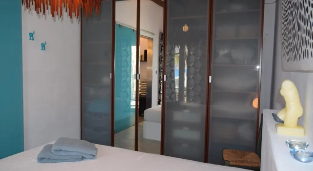 Коттедж CLIOS BEACH HOUSE - DELUXE BEACH FRONT PROPERTY
